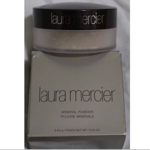 Laura Mercier Mineral Powder